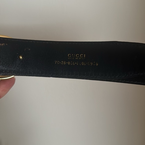 Gucci Vintage leather reversible belt. Some runs on the black side of it. XS/S - Picture 2 of 3